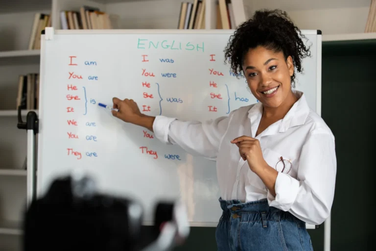 SMART TEACHING WITH AI FOR EDUCATORS